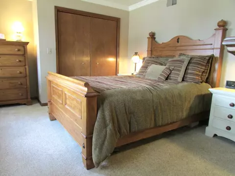 906 Fortress Dr, Mchenry, IL 60050 photo 25