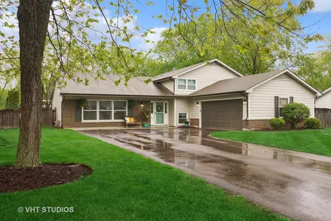 610 Andrew Ln, Lake Zurich, IL 60047