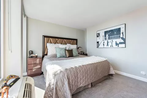 111 E Chestnut St #35C, Chicago, IL 60611 photo 16