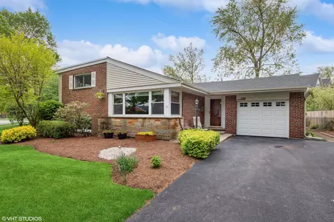 334 E Church St, Elmhurst, IL 60126
