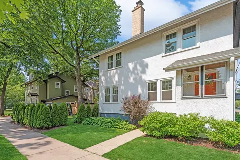 611 9th St, Wilmette, IL 60091
