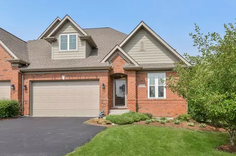 1611 Castle Lawn Ct, Naperville, IL 60565