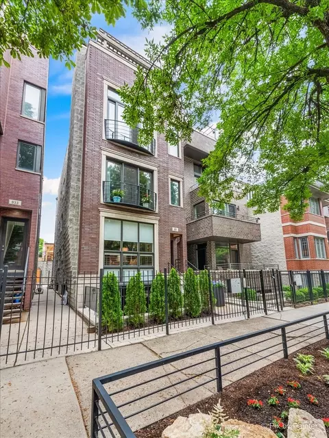 931 N Winchester Ave #2, Chicago, IL 60622