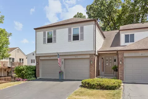 245 Auburn Ct #245, Saint Charles, IL 60174