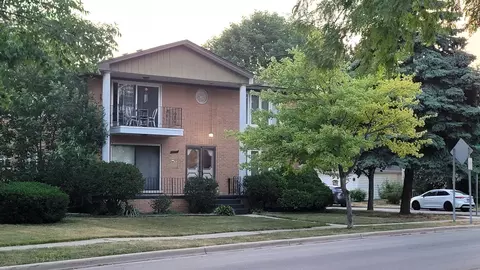 4600 Maple Ave, Brookfield, IL 60513