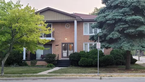 4600 Maple Ave, Brookfield, IL 60513 photo 2