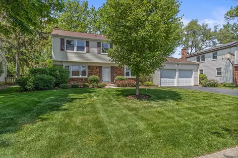 811 Essington Ln, Buffalo Grove, IL 60089