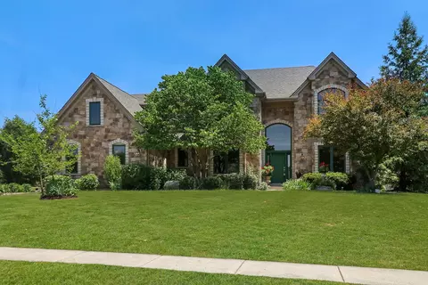 4120 River Ridge Dr, Saint Charles, IL 60175