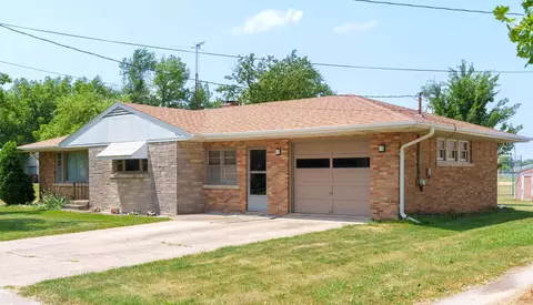 426 S West St, Peotone, IL 60468