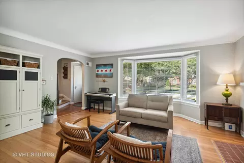571 Selborne Rd, Riverside, IL 60546 photo 6