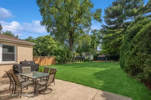 571 Selborne Rd, Riverside, IL 60546 photo 32