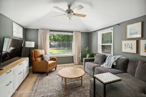 571 Selborne Rd, Riverside, IL 60546 photo 10