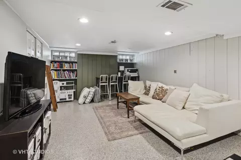 571 Selborne Rd, Riverside, IL 60546 photo 29