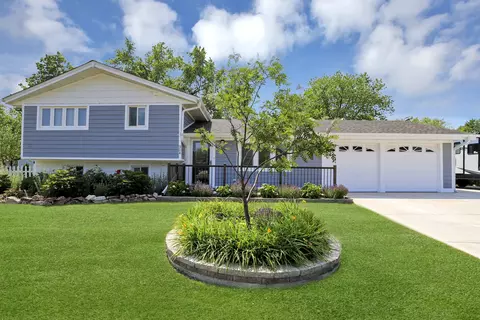 304 N Salem Dr, Schaumburg, IL 60194