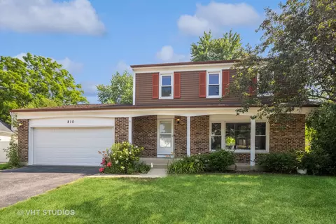 810 Brandywine Dr, Roselle, IL 60172