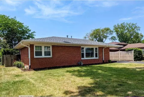 413 Brown St, Wauconda, IL 60084