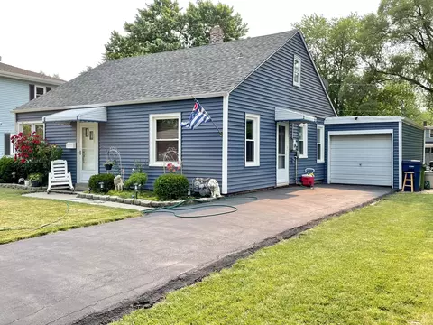 9228 Menard Ave, Oak Lawn, IL 60453