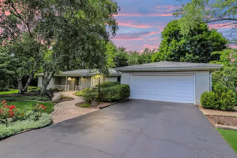 25 W780 Durfee Rd, Wheaton, IL 60189