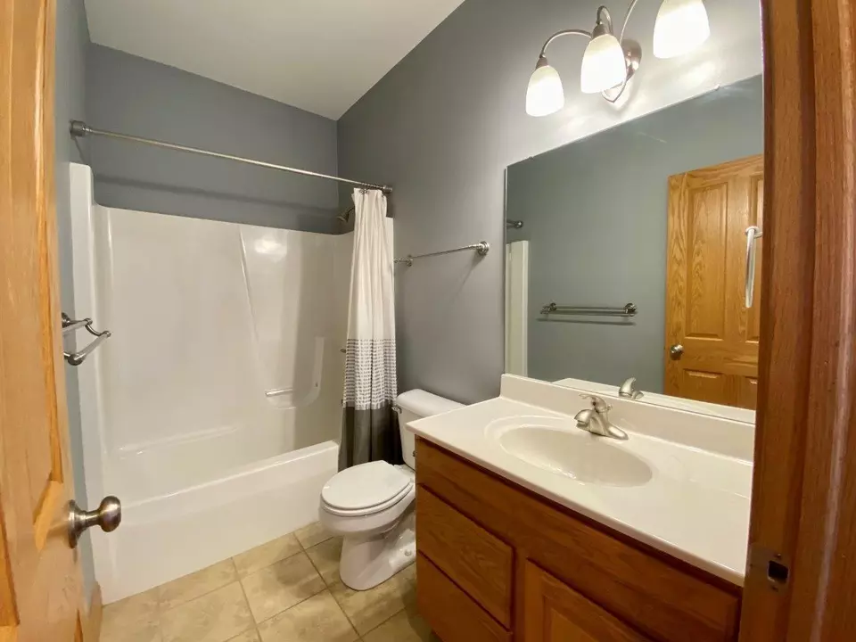  901 S Debra Ln, Pontiac, IL 61764 photo 28
