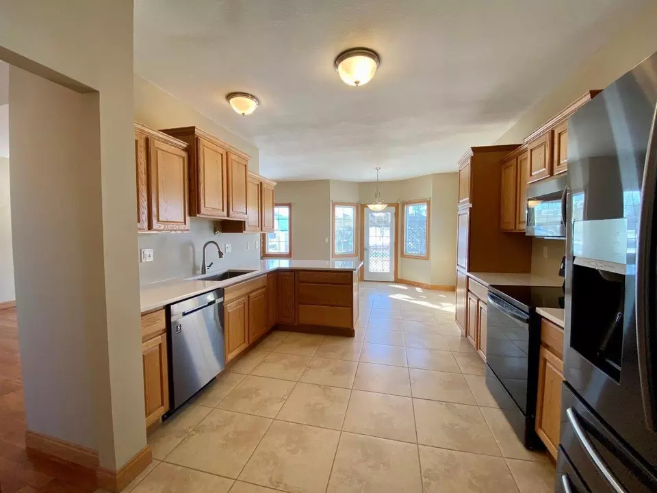  901 S Debra Ln, Pontiac, IL 61764 photo 17