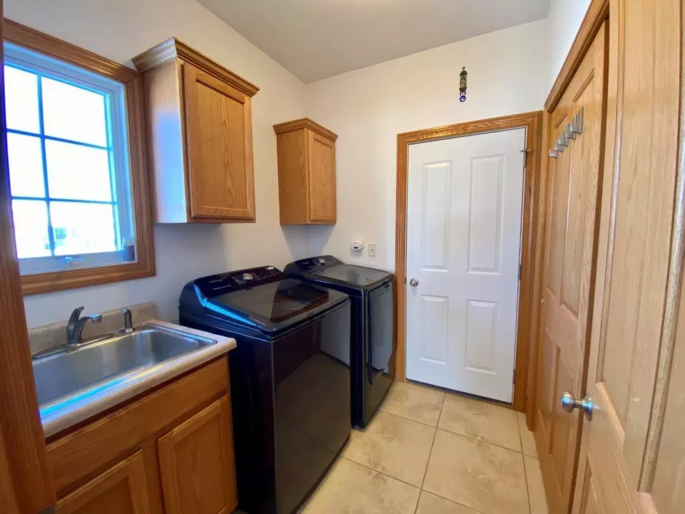  901 S Debra Ln, Pontiac, IL 61764 photo 22