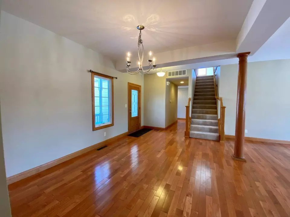  901 S Debra Ln, Pontiac, IL 61764 photo 15