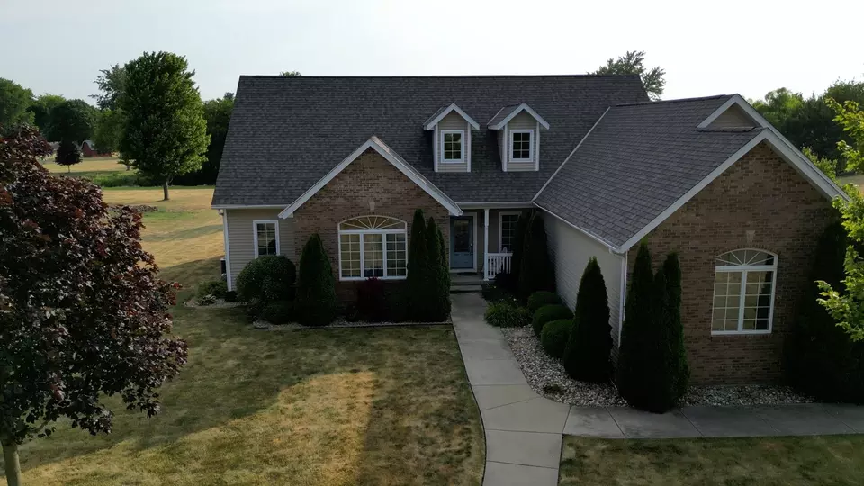  901 S Debra Ln, Pontiac, IL 61764 photo 2