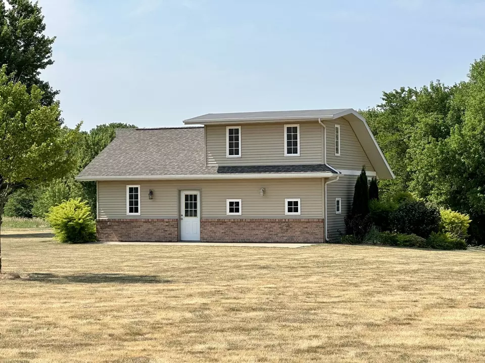  901 S Debra Ln, Pontiac, IL 61764 photo 59