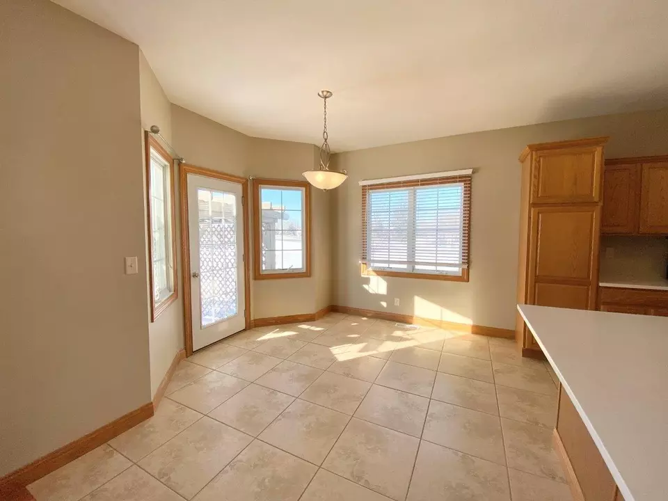  901 S Debra Ln, Pontiac, IL 61764 photo 25