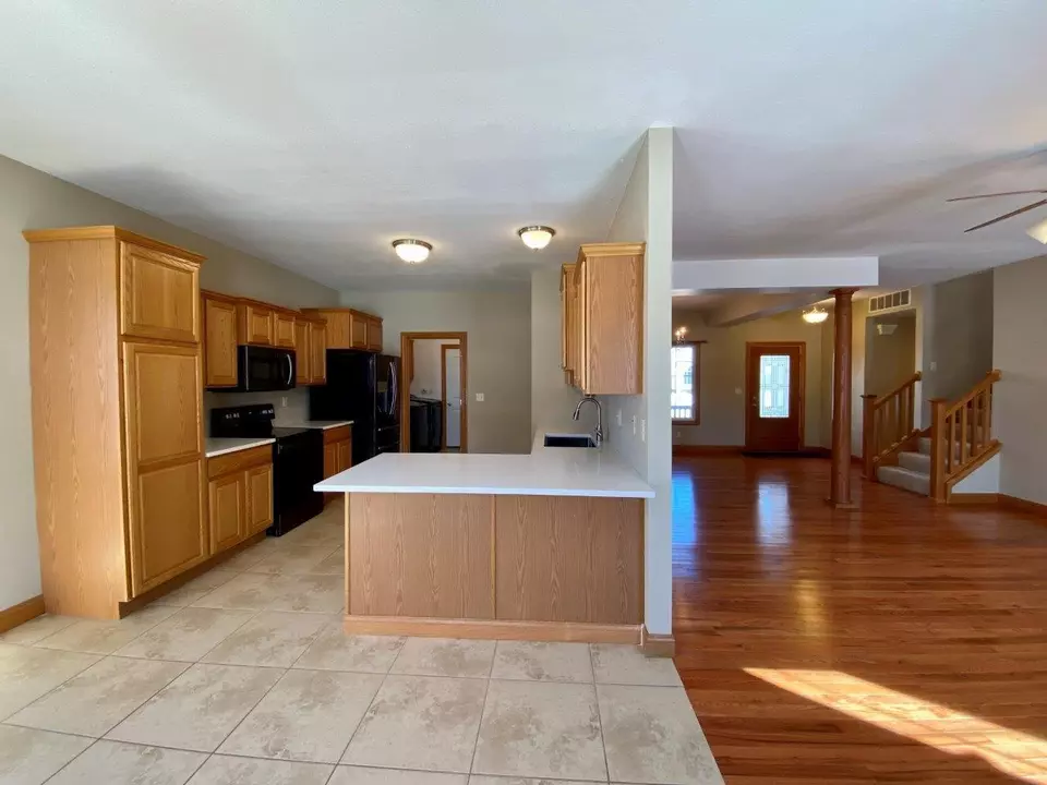  901 S Debra Ln, Pontiac, IL 61764 photo 26