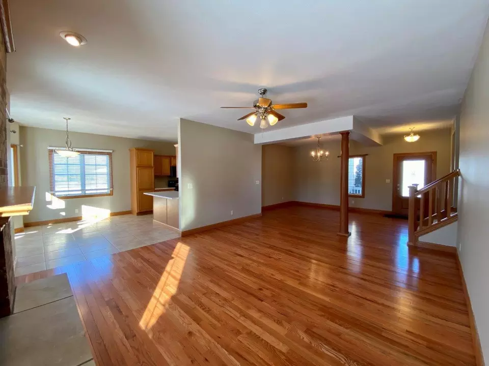  901 S Debra Ln, Pontiac, IL 61764 photo 12