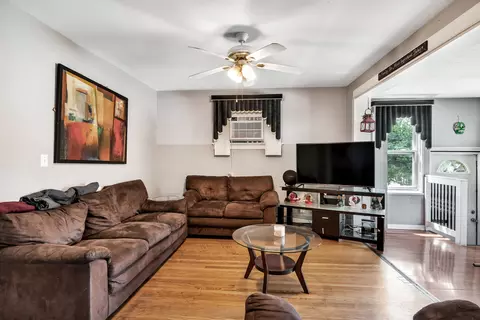 125 E North Ave, Addison, IL 60101 photo 12