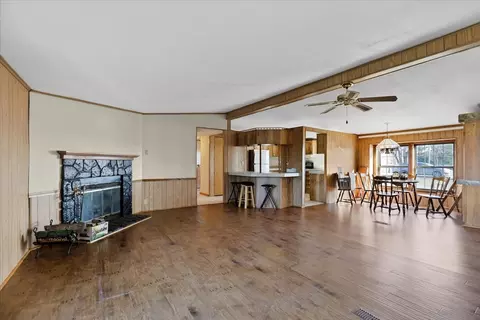 308 W Monroe St, Philo, IL 61864 photo 4