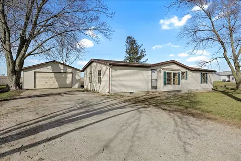 308 W Monroe St, Philo, IL 61864