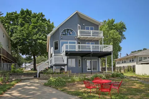11 Lakeside Ln, Fox Lake, IL 60020