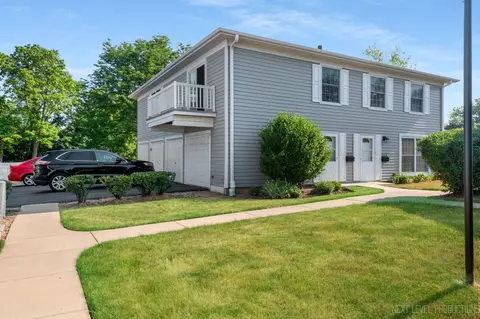 1515 Woodcutter Ln #D, Wheaton, IL 60189