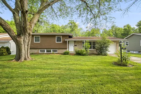 410 Maple Dr, Morris, IL 60450 photo 2