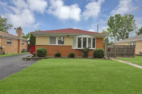 807 Schiller St, Itasca, IL 60143 photo 2