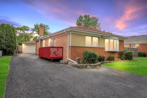 807 Schiller St, Itasca, IL 60143
