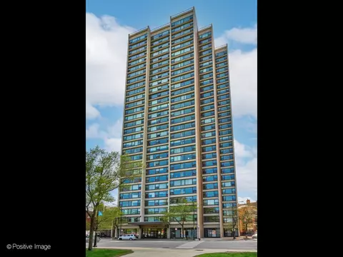 1850 N Clark St #407, Chicago, IL 60614
