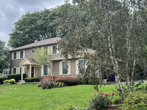 1838 Heather Rd, Geneva, IL 60134