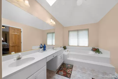3340 White Eagle Dr, Naperville, IL 60564 photo 28