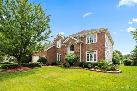 3340 White Eagle Dr, Naperville, IL 60564 photo 2