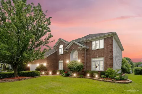 3340 White Eagle Dr, Naperville, IL 60564