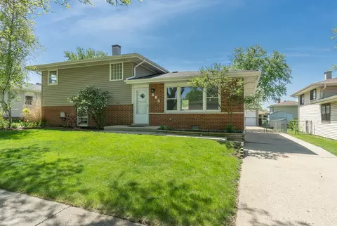 685 Catalpa Ln, Bartlett, IL 60103