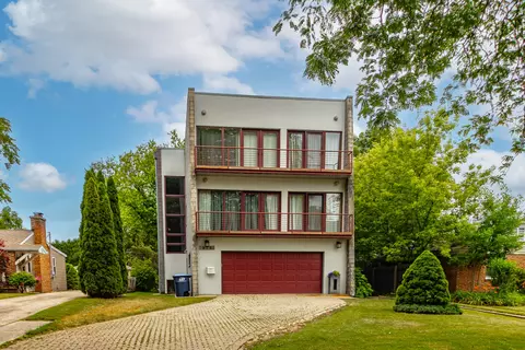 915 Woodward Ave, Deerfield, IL 60015