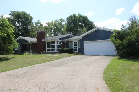 13821 Sunset Ridge Rd, Woodstock, IL 60098
