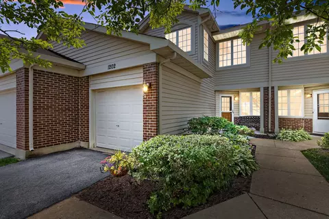1202 S Parkside Dr, Palatine, IL 60067