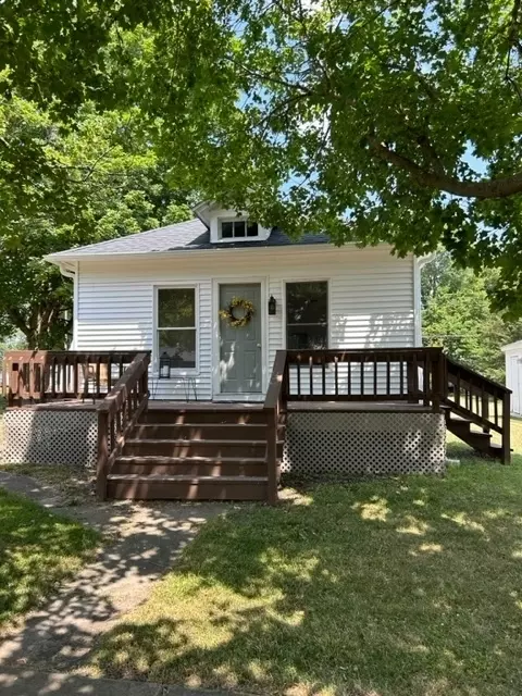 434 S Church St, Sheffield, IL 61361