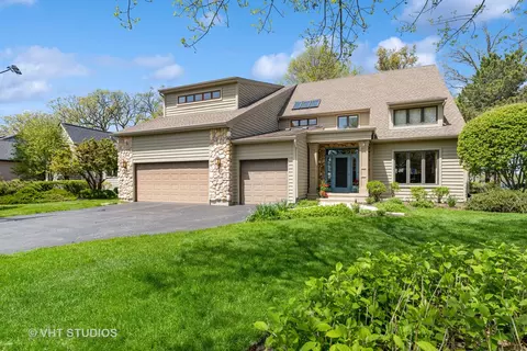 4 Cat Schooner Ln, Third Lake, IL 60030